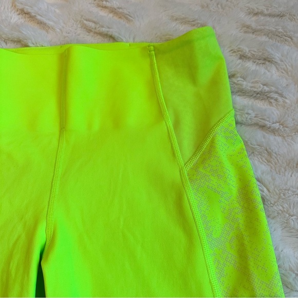 ATHLETA Stay Fly Neon Reflective 9” Biker Shorts Gym Yoga Cycle Green Yellow S - Picture 8 of 10